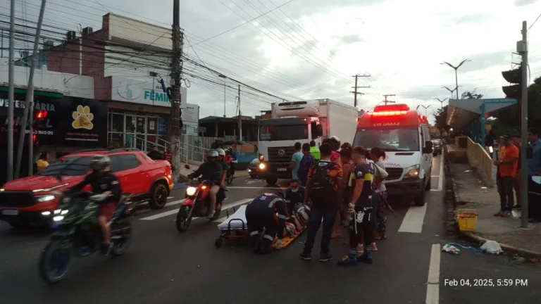 Adolescente é atropelado em faixa de pedestre na zona Leste de Manaus
