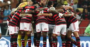 Flamengo derrota Vasco e mantém liderança no Campeonato Carioca