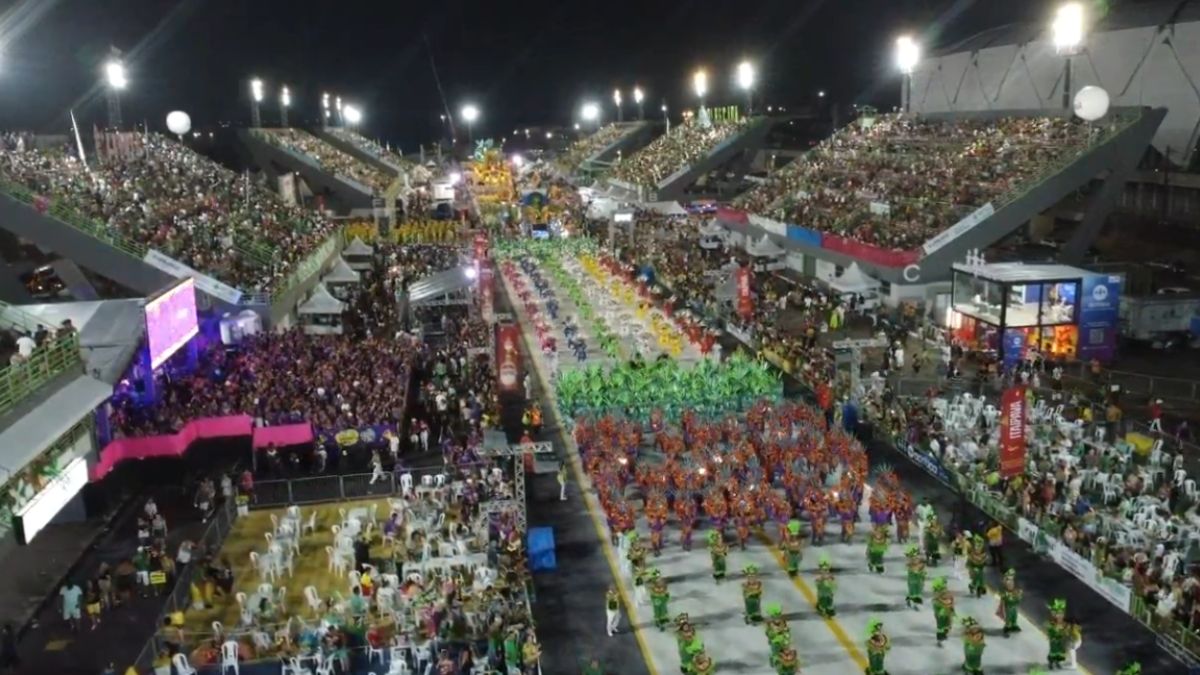 Desfile de carnaval passa a ter 10 escolas de samba em 2026