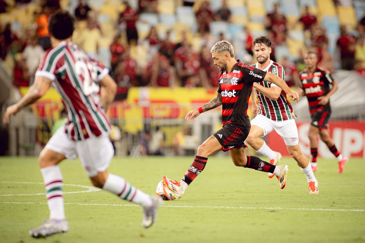 Flamengo e Fluminense fazem final do Carioca neste domingo