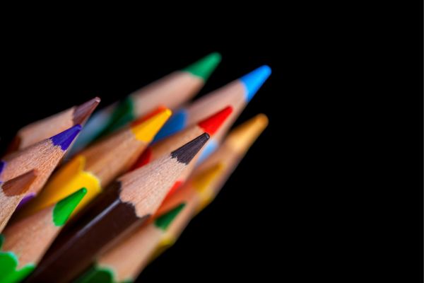 A falta de uma sala de Atendimento Educacional Especializado (AEE) e de planejamento pedagógico individualizado para estudantes com deficiência levou o Ministério Público do Amazonas (MPAM